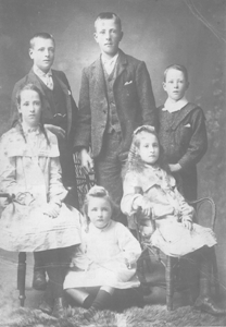 grenfellfamily.gif (55861 bytes)