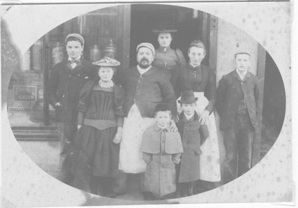 stenningfamily1892.gif (106688 bytes)