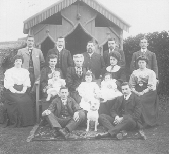 stenningfamily1906.gif (88895 bytes)